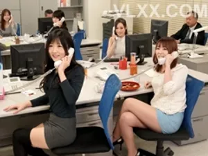 Cô gái tóc vàng thủ dâm