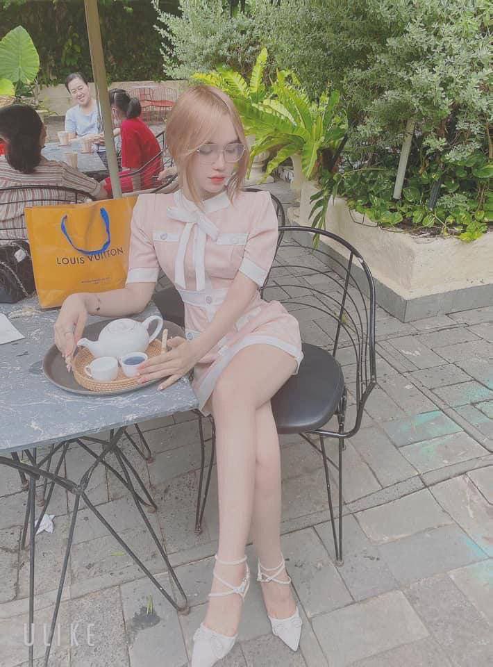 Má kế dáng đẹp và cậu con người chồng khốn nạn