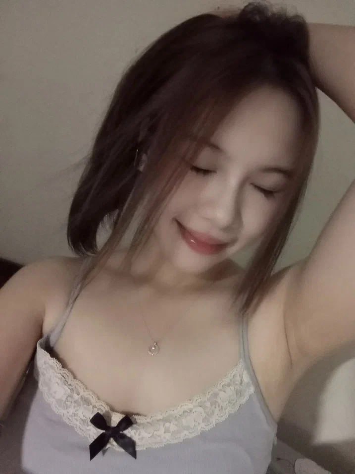 Má kế đến chúc mừng con trai tốt nghiệp và món quà bất ngờ